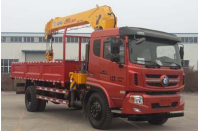重汽王牌 5 米軸距新款 6 缸 180 馬力國(guó)五隨車(chē)吊